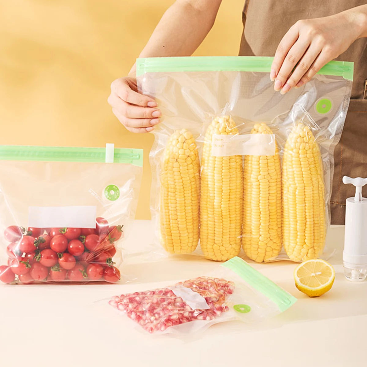 22packs ( 20pcs Vaccum Food Storage Bag and 2pcs Sealing Clips) Packaging Bags, Reusable Clear Vacuum Food Storage Bag