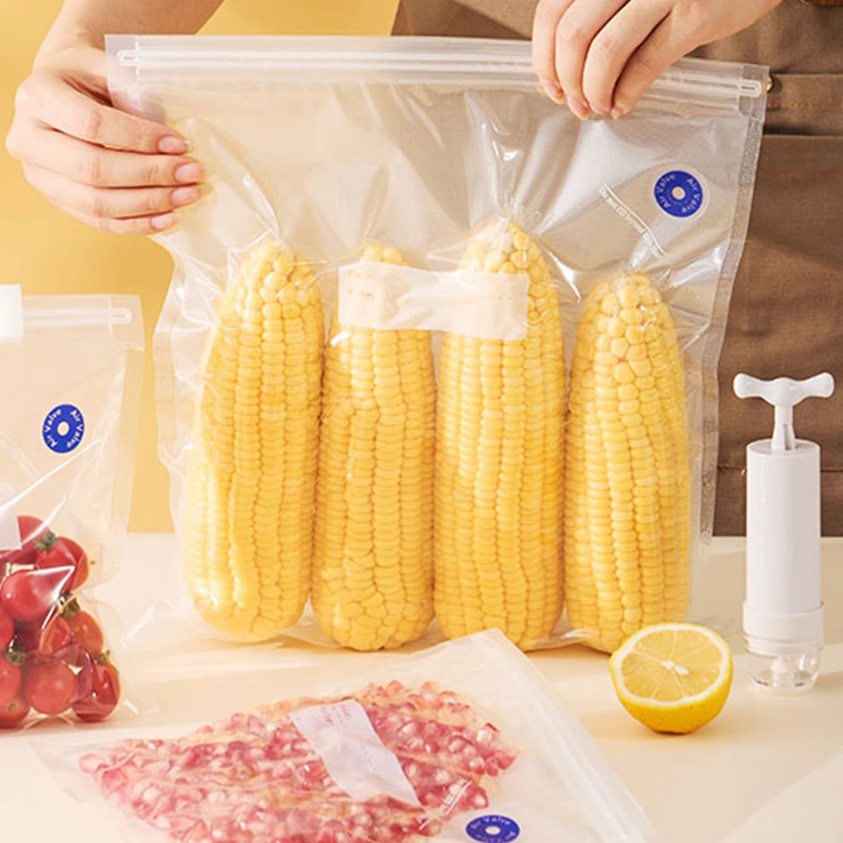 22packs ( 20pcs Vaccum Food Storage Bag and 2pcs Sealing Clips) Packaging Bags, Reusable Clear Vacuum Food Storage Bag